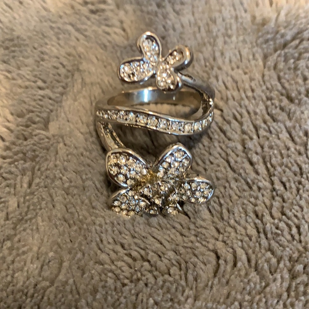 Silver ring - Picture 2 of 3